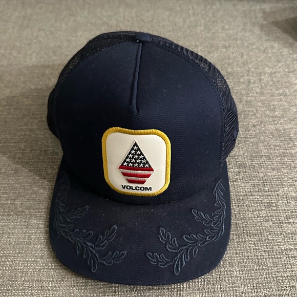 Volcom Hat - Picture 2 of 2